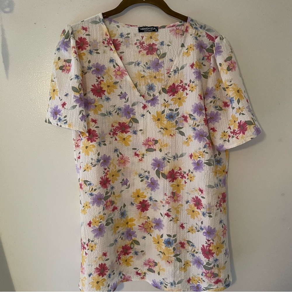 NWOT Heimish USA White Floral Top Size Medium